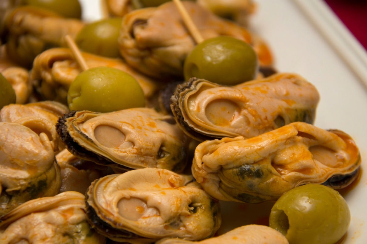 Barra de tapas y vinagrillos en Vinagre & Rock Zaragoza